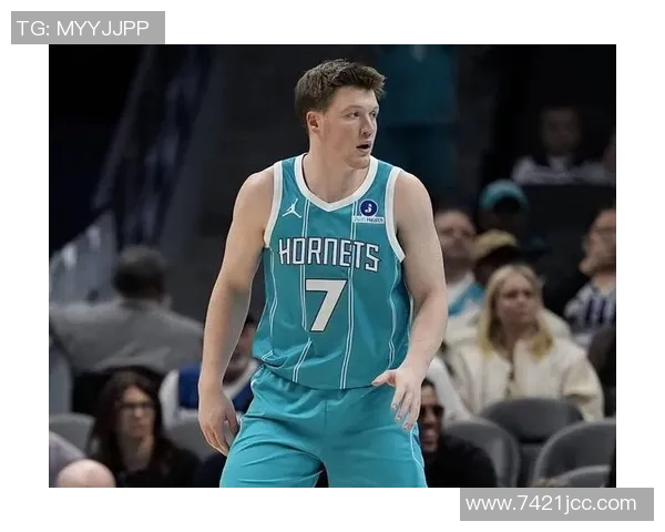 克尼佩尔表现出色助力球队胜利12投7中三分命中率高达55